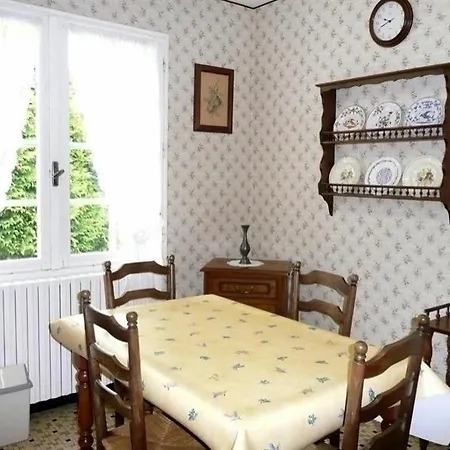 House Maison Traditionnelle T3, Proche Centre Bourg D'angles * Angles (Vendee)